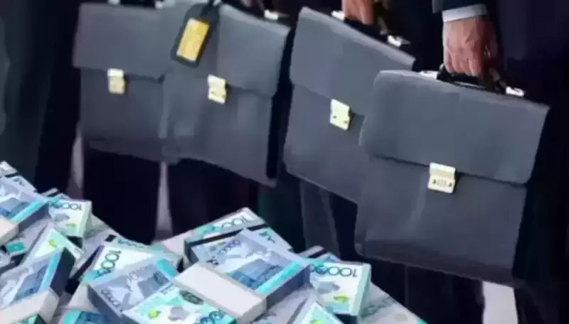 Многие во власти как инфоцыгане учат жить, не проработав в поле и дня — Досым Сатпаев