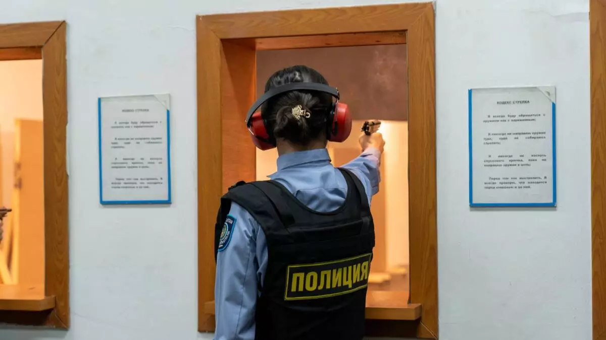 Лучшую женщину - стрелка выбрали среди полицейских ВКО