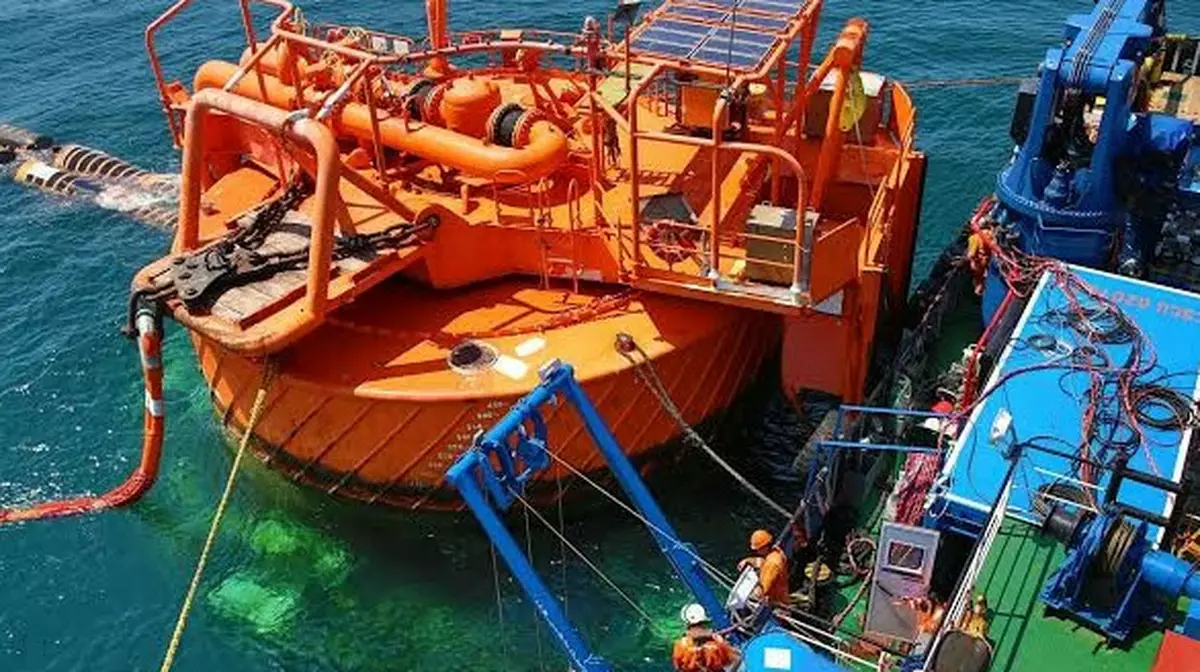 Порт Новороссийск возобновил работу после атаки дронов: танкеры снова грузятся