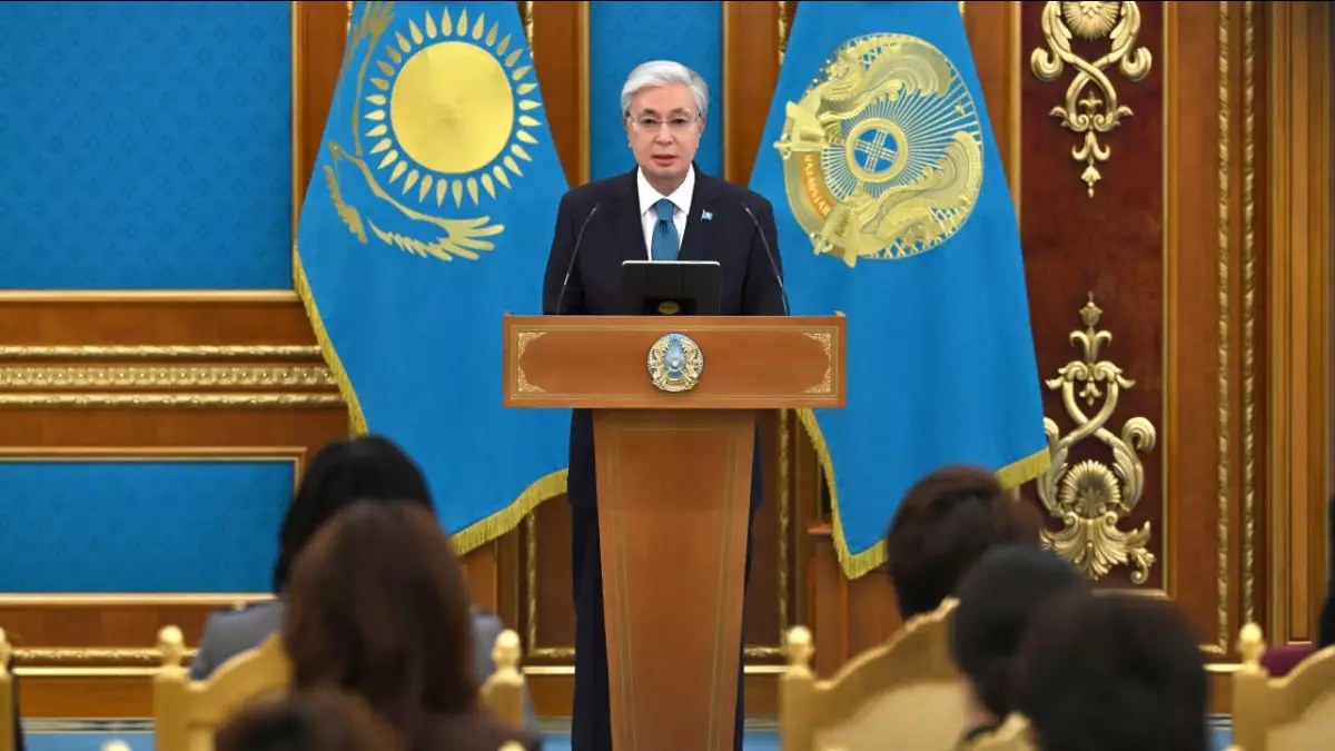 Тоқаев 8 наурызбен құттықтады: «Әйелдің қадірі – Елдің қадірі»