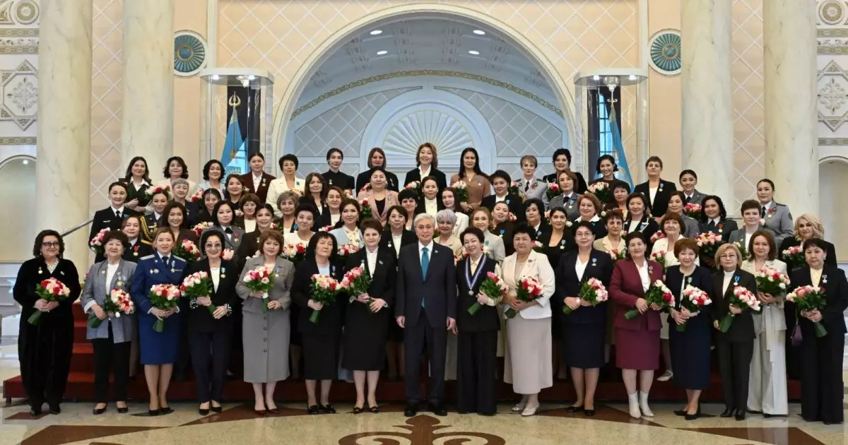  Президент Ақордада Халықаралық әйелдер күніне арналған салтанатты іс-шараға қатысты 