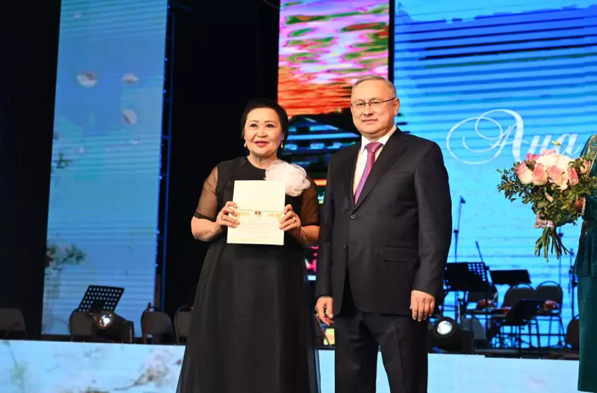 Бейбит Исабаев вручил госнаграды жительницам Жетісу