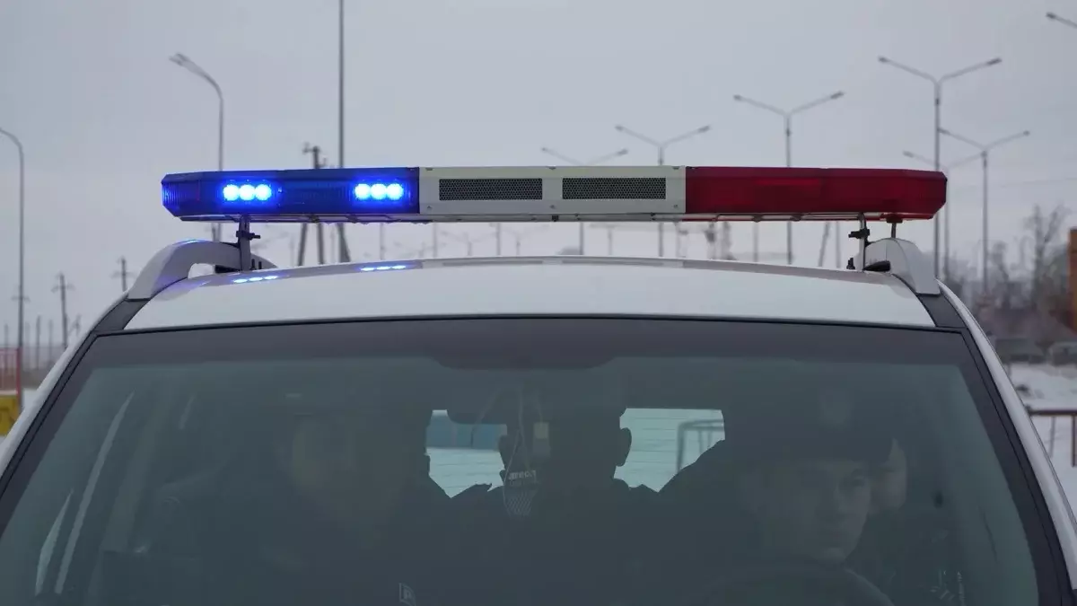 Көкшетауда оқушы қыз автобус есігіне қысылып, ауыр жарақат алды