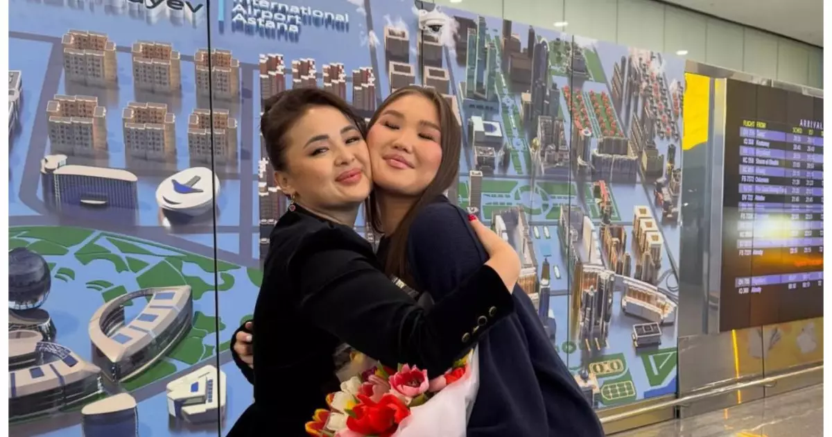  Тұрсынбек Қабатовтың қызы Дубайдан оралды (ВИДЕО) 