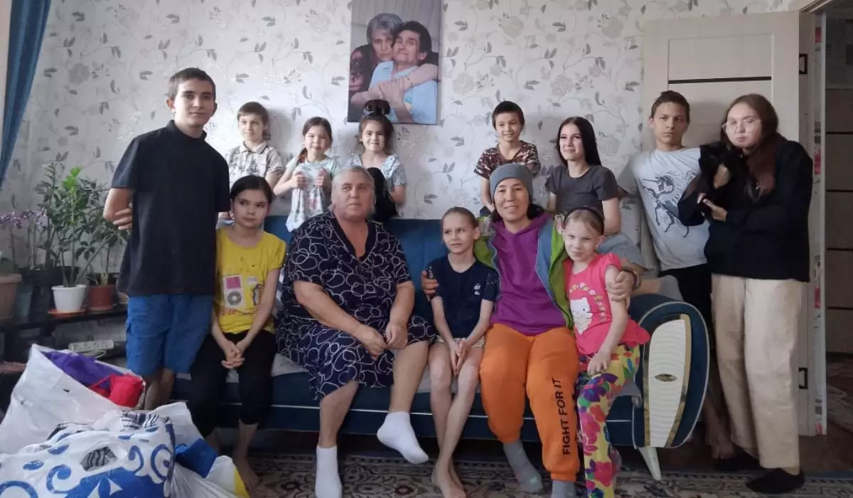 "1,5 жастағы баланы 500 теңгеге сатып алдым": Ақтөбелік ананың 39 баласы бар