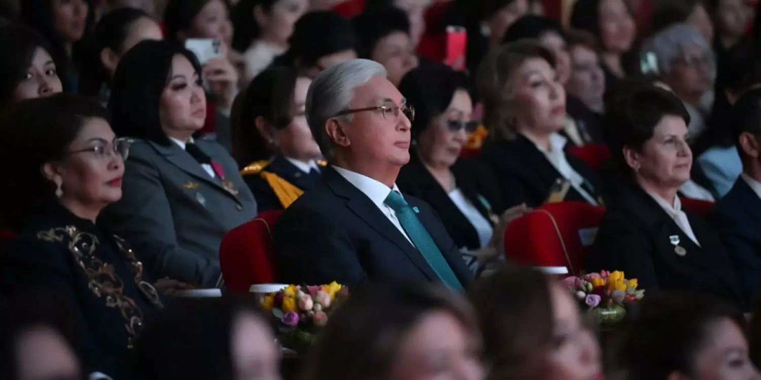 Тоқаев 8 наурызға арналған мерекелік концертке қатысты