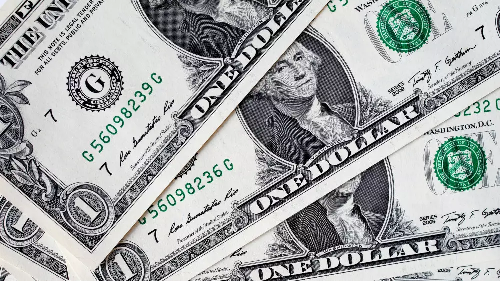 Доллар по 400, новые правила для ипотек и кредитов: главные новости 6 марта