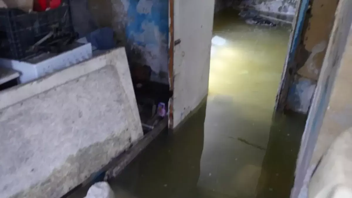 Үйді су басып қалды: Мұнайлы ауданының тұрғындары жер асты суынан зардап шегіп отыр