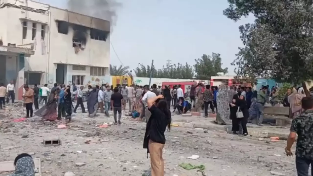 США признали удары вблизи школы в Иране