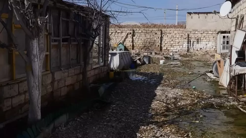 Жители в Мангистау жалуются на подтопление домов грунтовыми водами