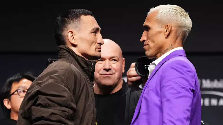 Прямая трансляция UFC 326 и боя Холлоуэй - Оливейра: полный кард