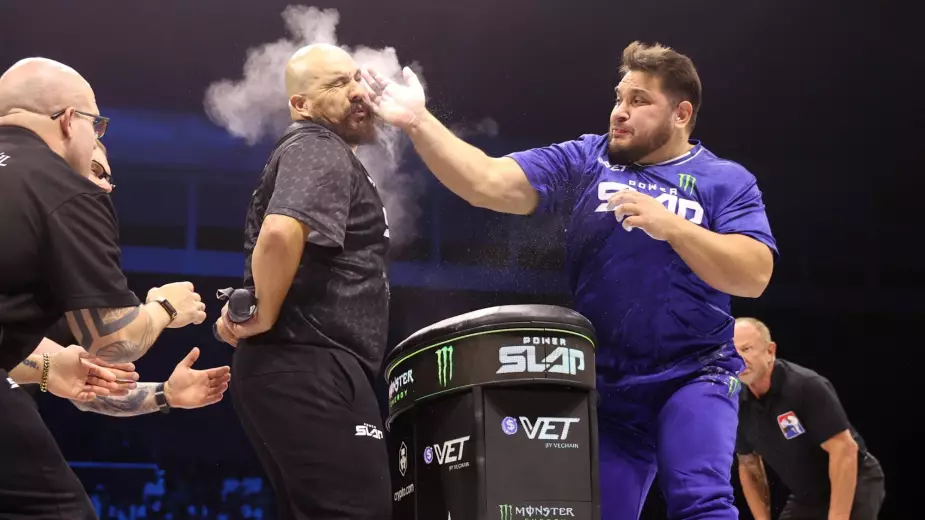 Казахстанец Найманбаев выиграл третий бой в Power Slap