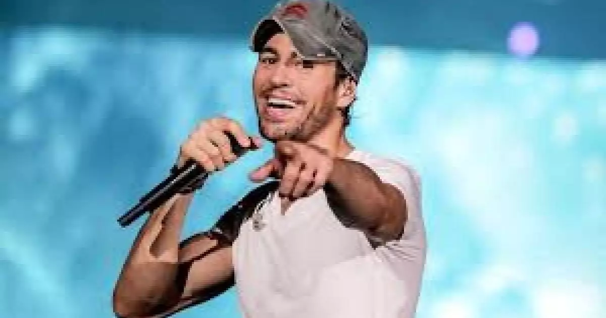  Анонс Энрике Иглесиаса о концертах в Казахстане вызвал волну шуток в Threads 