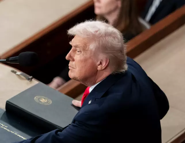 Трамп АҚШ-тағы қару-жарақ өндірісіне қатысты тосын мәлімдеме жасады