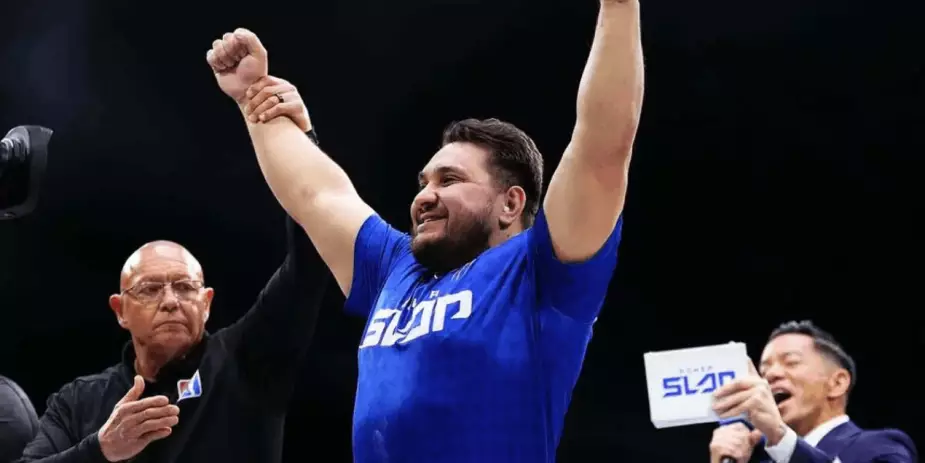 Казахстанец Найманбаев прокомментировал третью победу в лиге Даны Уайта