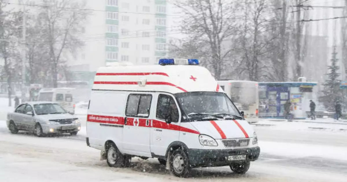   Боранда жолда қалған жүкті әйелге құтқарушылар көмекке келді   