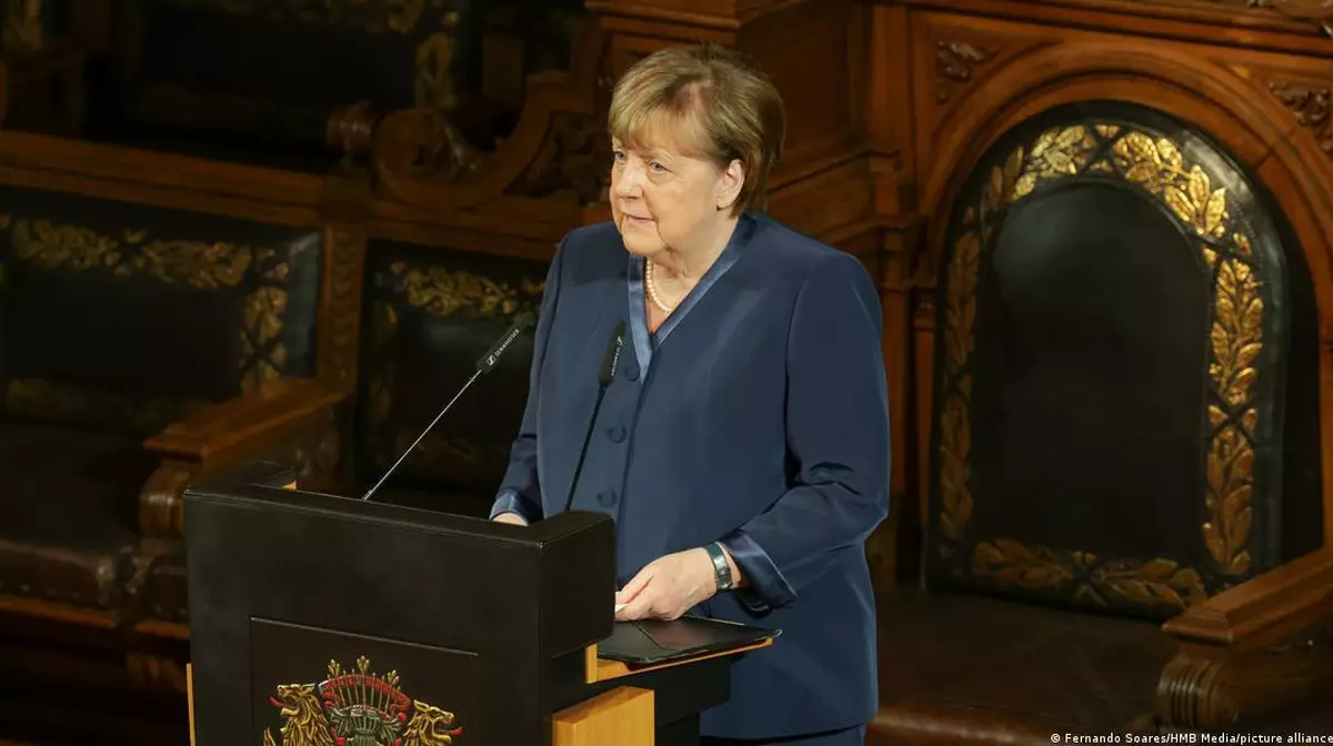 Меркель призвала Европу к диалогу с Россией и независимости от США