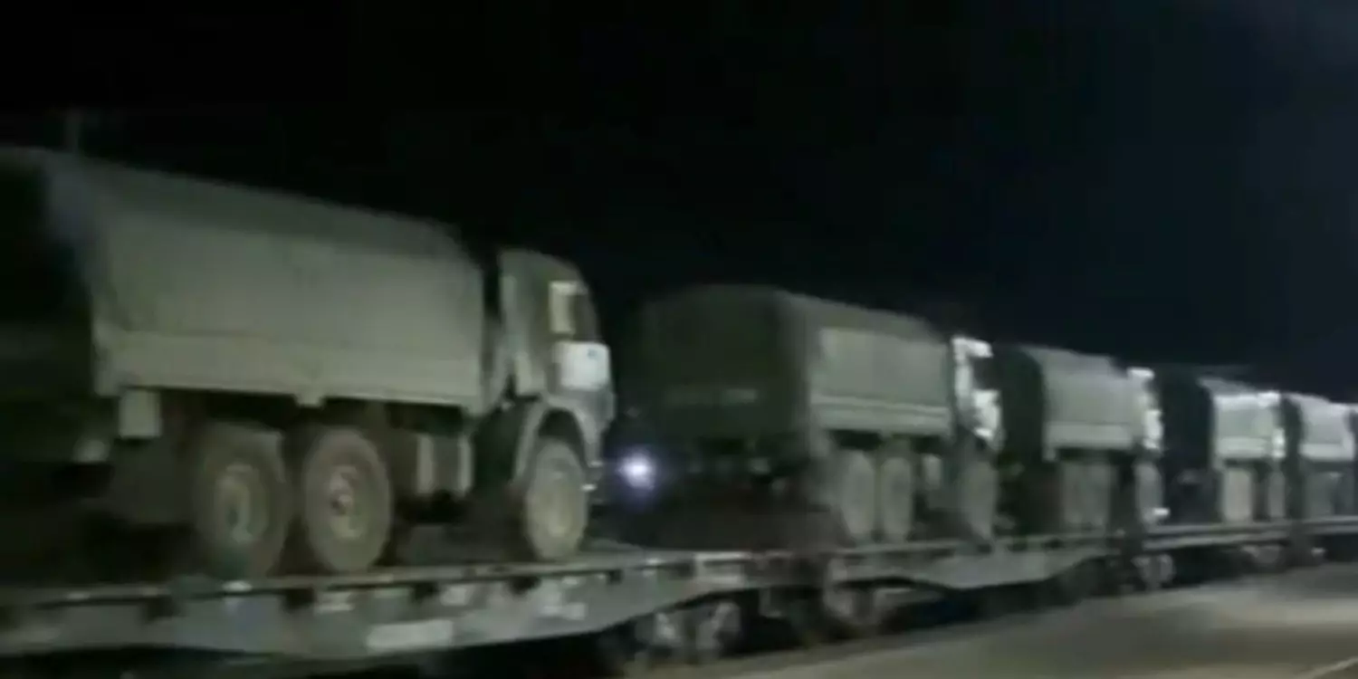 Маңғыстауда әскери техника тиелген пойыз жұртты алаңдатты