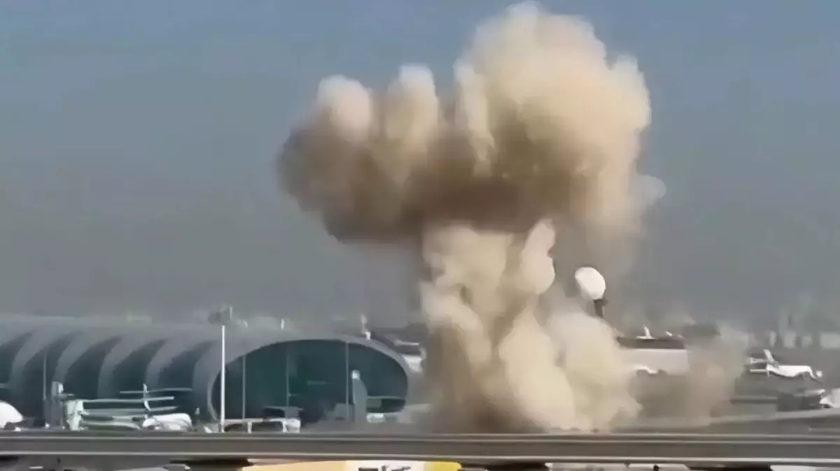 Дубай халықаралық әуежайы жұмысын уақытша тоқтатты (видео)