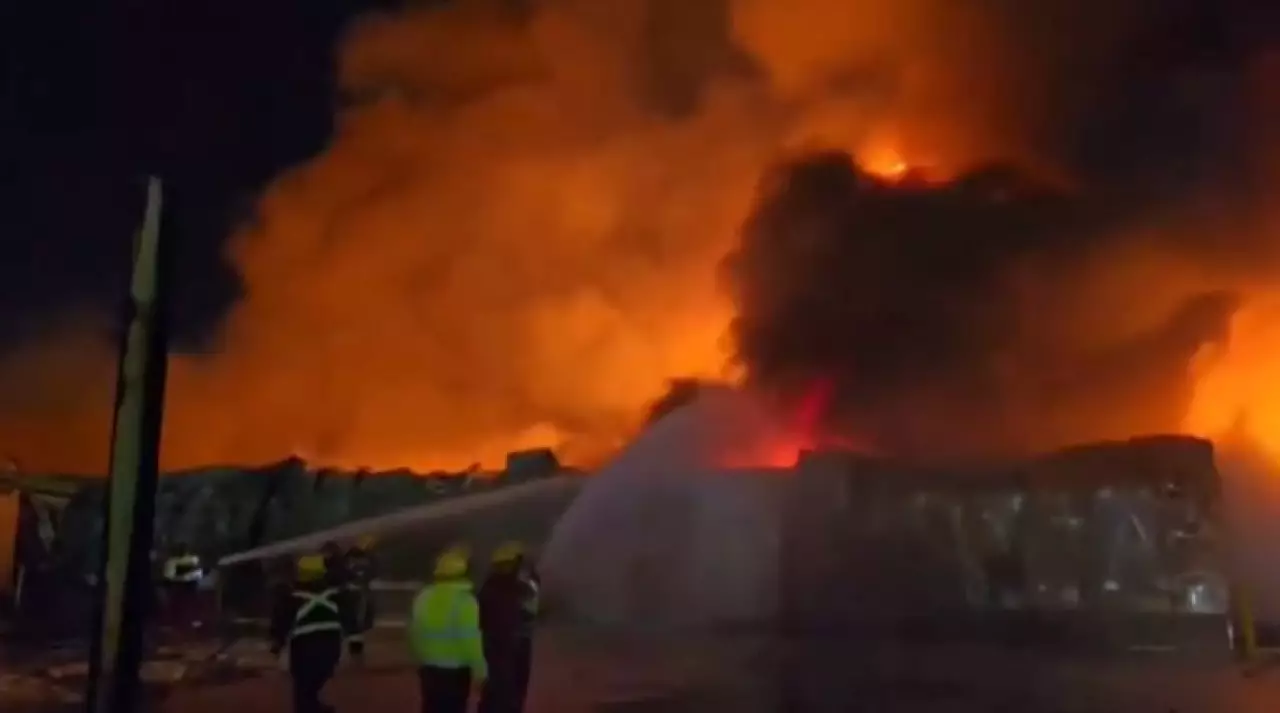 СМИ: в Ираке горят нефтяные предприятия США