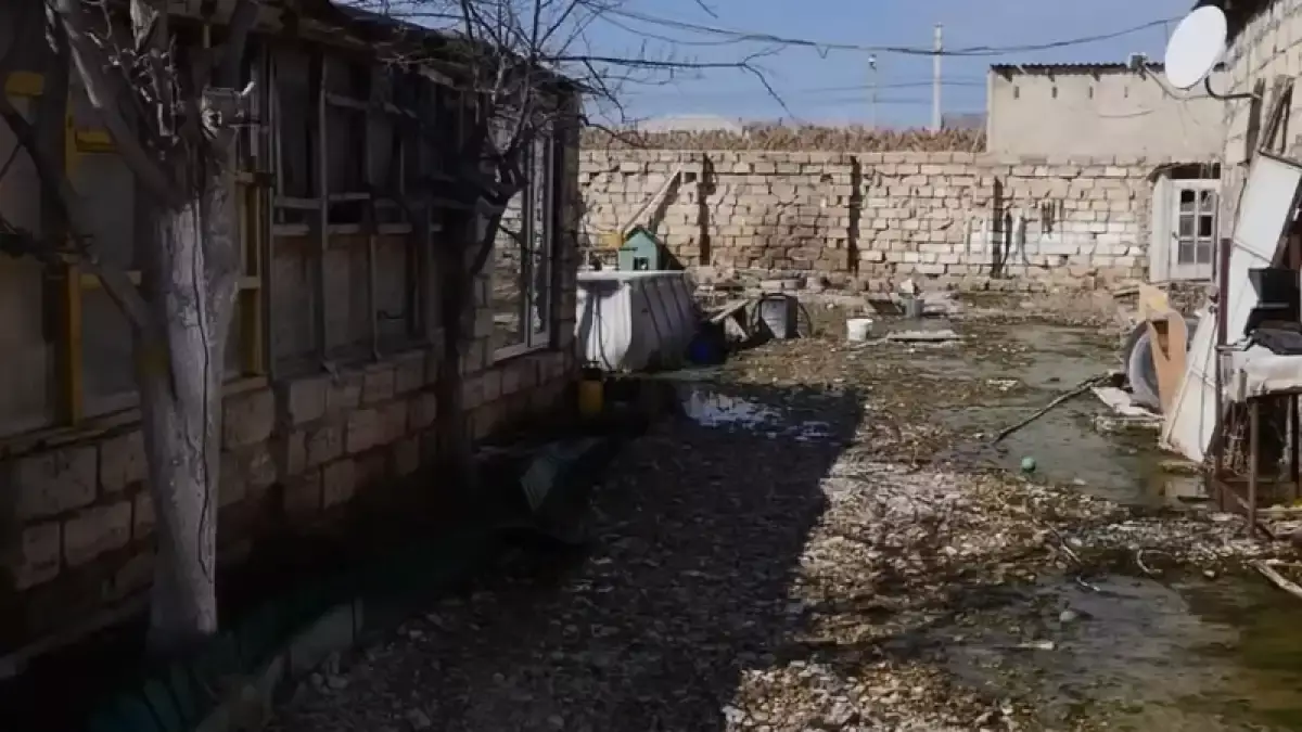 Су басу қаупі: Маңғыстауда тұрғындар үйлерін тастап кетті