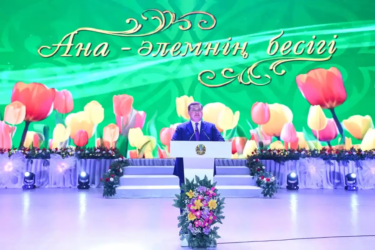 8 наурыз: Қызылорда облысының әкімі мерекемен құттықтады