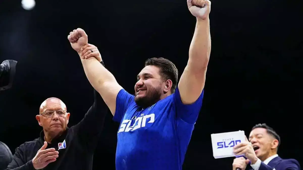 Казахстанский тяжеловес победил на турнире в Лас-Вегасе