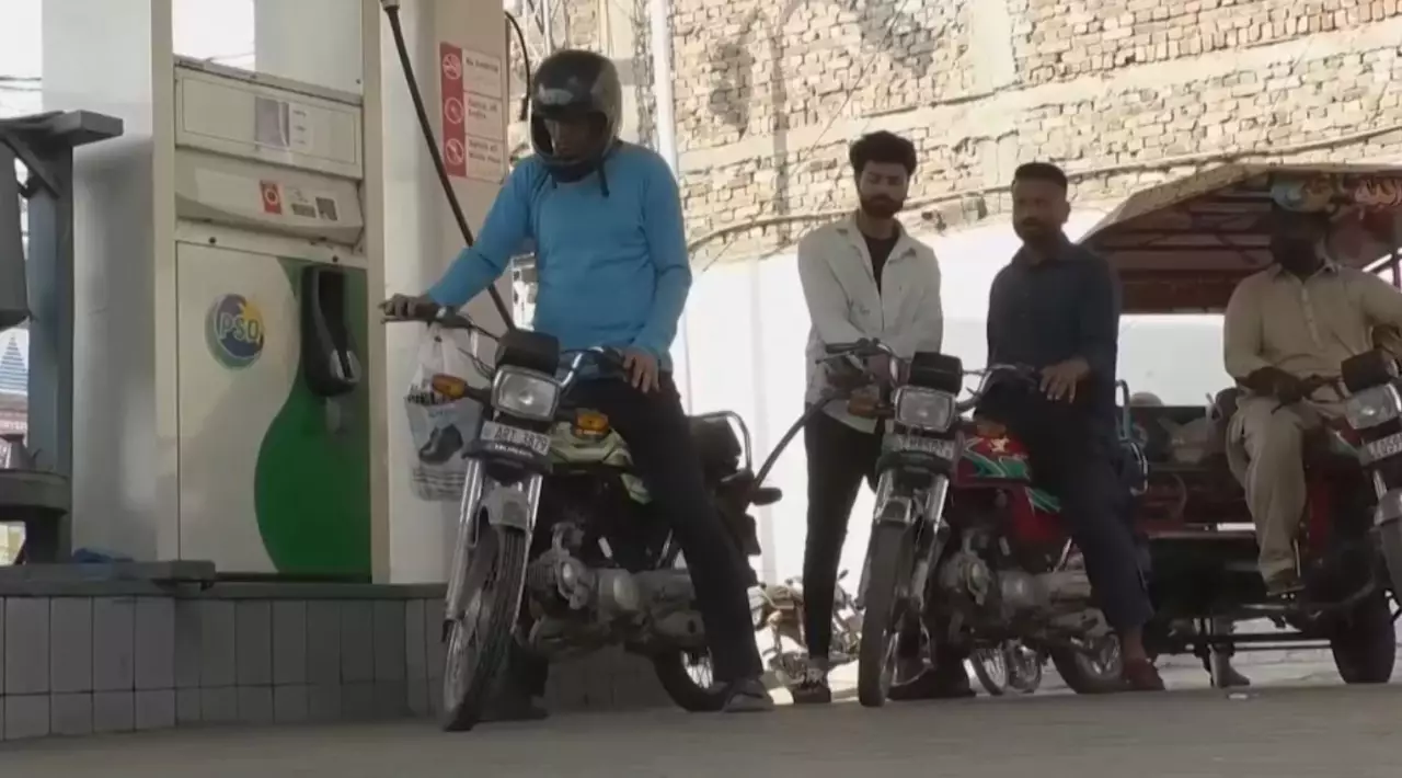 Пәкістанда жанармай қымбаттады