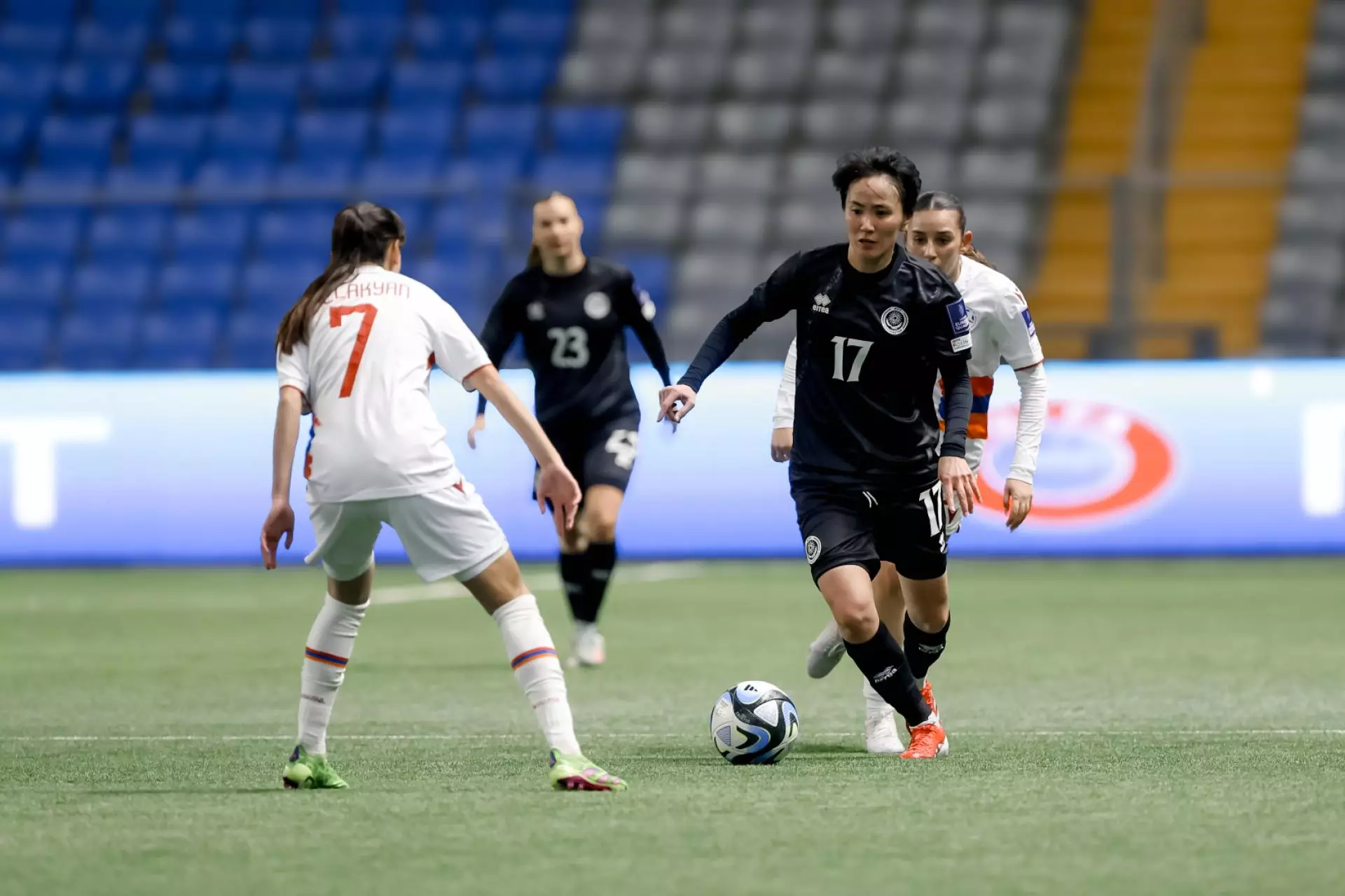 Казахстан уступил Беларуси в отборе женского ЧМ