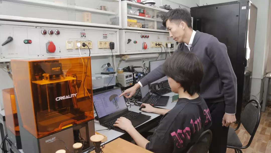 Казахстанские учёные создали устройство для выработки энергии из вибраций