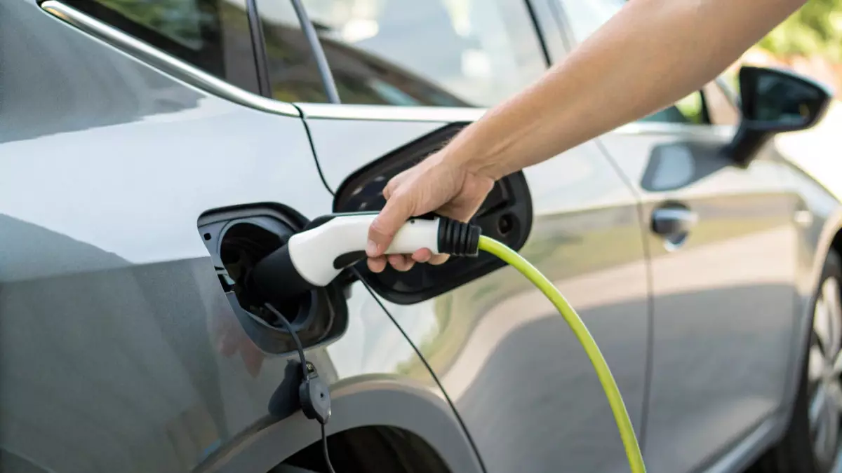 Зарядка за минуты: BYD заявила о батарее, которая почти не уступает по скорости заправке бензином