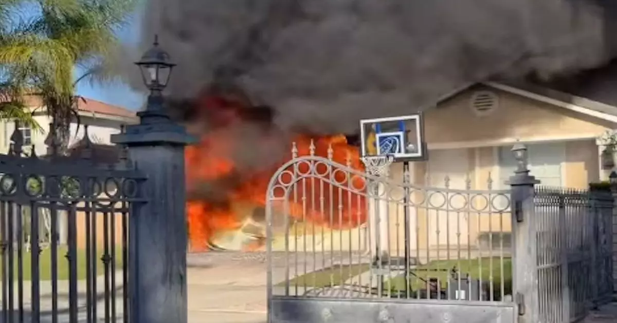  Қазақстандық боксшының Лос-Анджелестегі үйінде өрт шықты (ВИДЕО) 