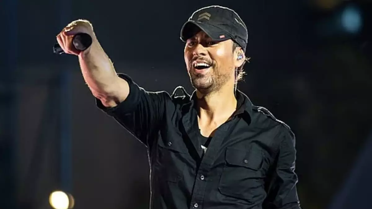 Певец Энрике Иглесиас анонсировал концерты в Казахстане