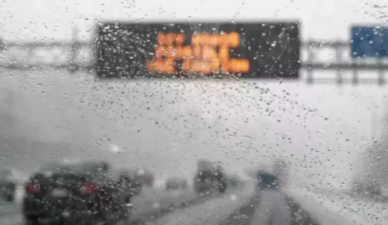 Из-за непогоды закрыли трассы в двух регионах Казахстана