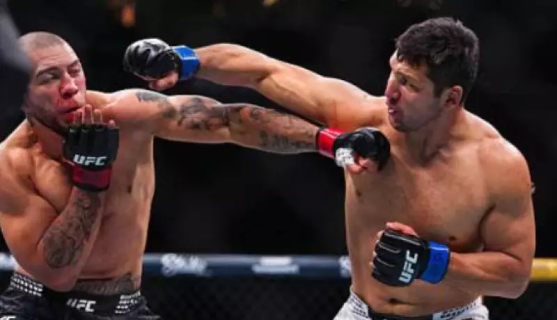 Казахстанец Нургожай сенсационно выиграл бой на UFC 326