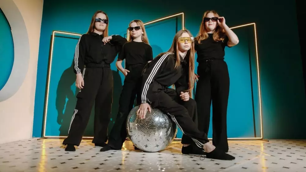 Каждый день — 8 Марта: как отмечают праздник в семье с дочками-четверняшками