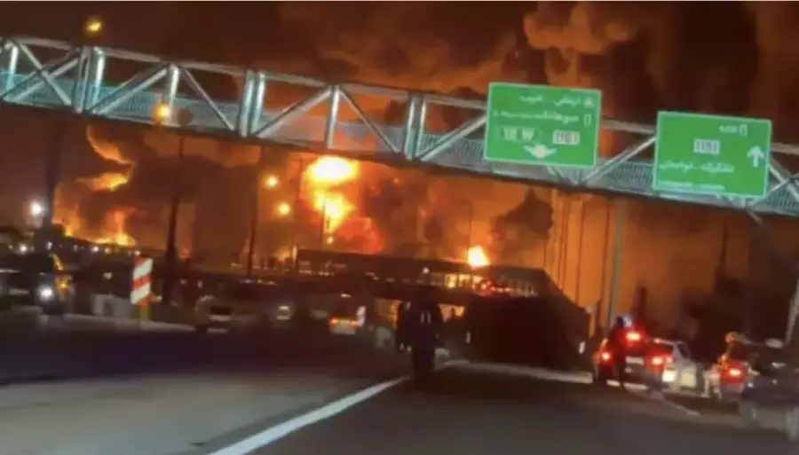 Израиль алғаш рет Иранның мұнай қоймаларына шабуыл жасады