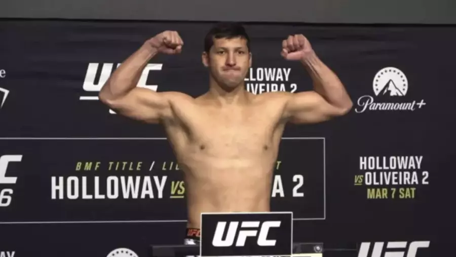 Қазақстандық файтер UFC-дегі алғашқы жеңісіне жетті