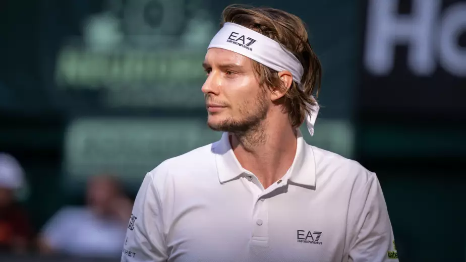 Бублик сотворил камбэк на старте турнира в США