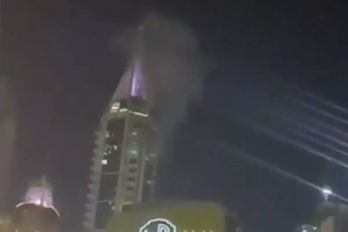 Дубайдағы зәулім ғимаратқа дрон соғылып, бір адам қаза тапты