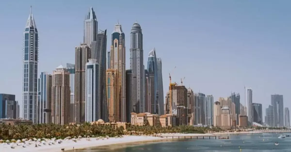  Дубайда дрон қалдықтары көлікке құлады: бір адам қаза тапты 