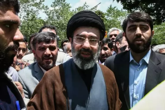 Хаменейдің ұлына шабуыл жасалды: Моджтаба жараланғаны белгілі болды