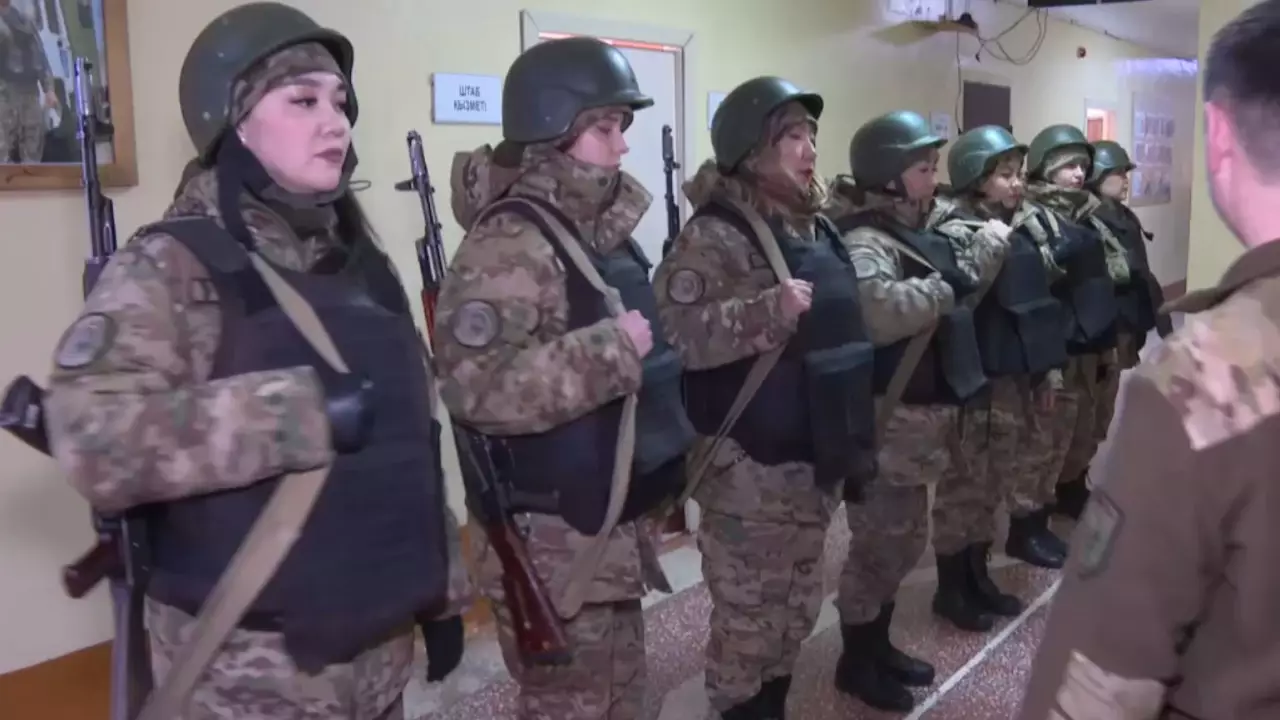 Павлодарда 30-ға жуық әскери қызметші әйел ел тыныштығын күзетеді