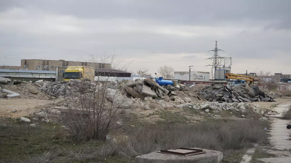 Свалка в центре Актау возмутила жителей