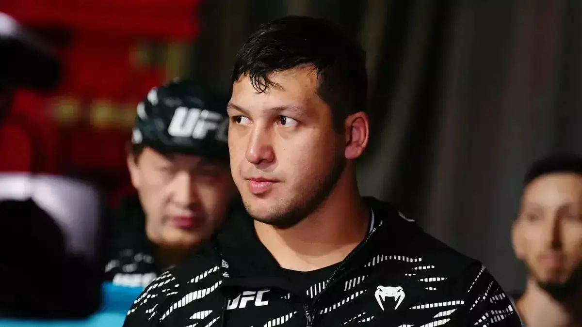 Казахстанский боец одержал победу на турнире UFC, прервав серию поражений