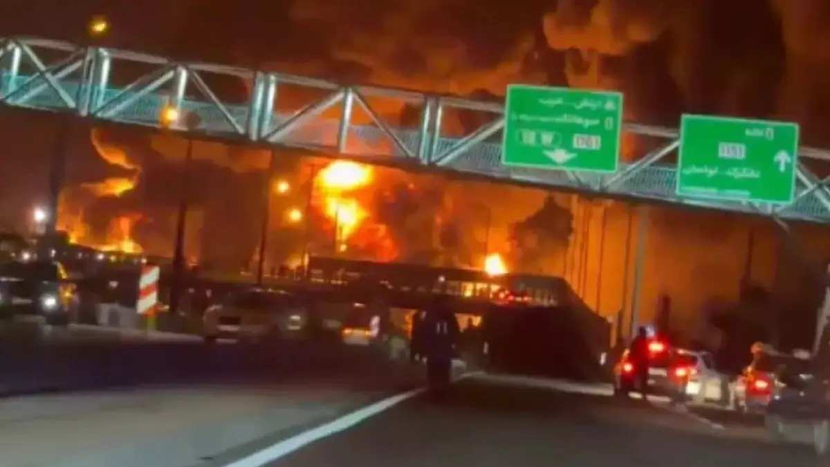 Ирандағы мұнай қоймасына жасалған шабуылдан алты адам қаза тапты