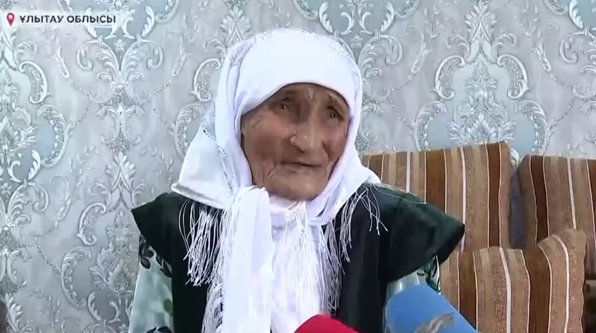 «Құрт жайып, үй тірлігіне араласады»: Елдегі ең қарт тұрғын 116 жастан асты