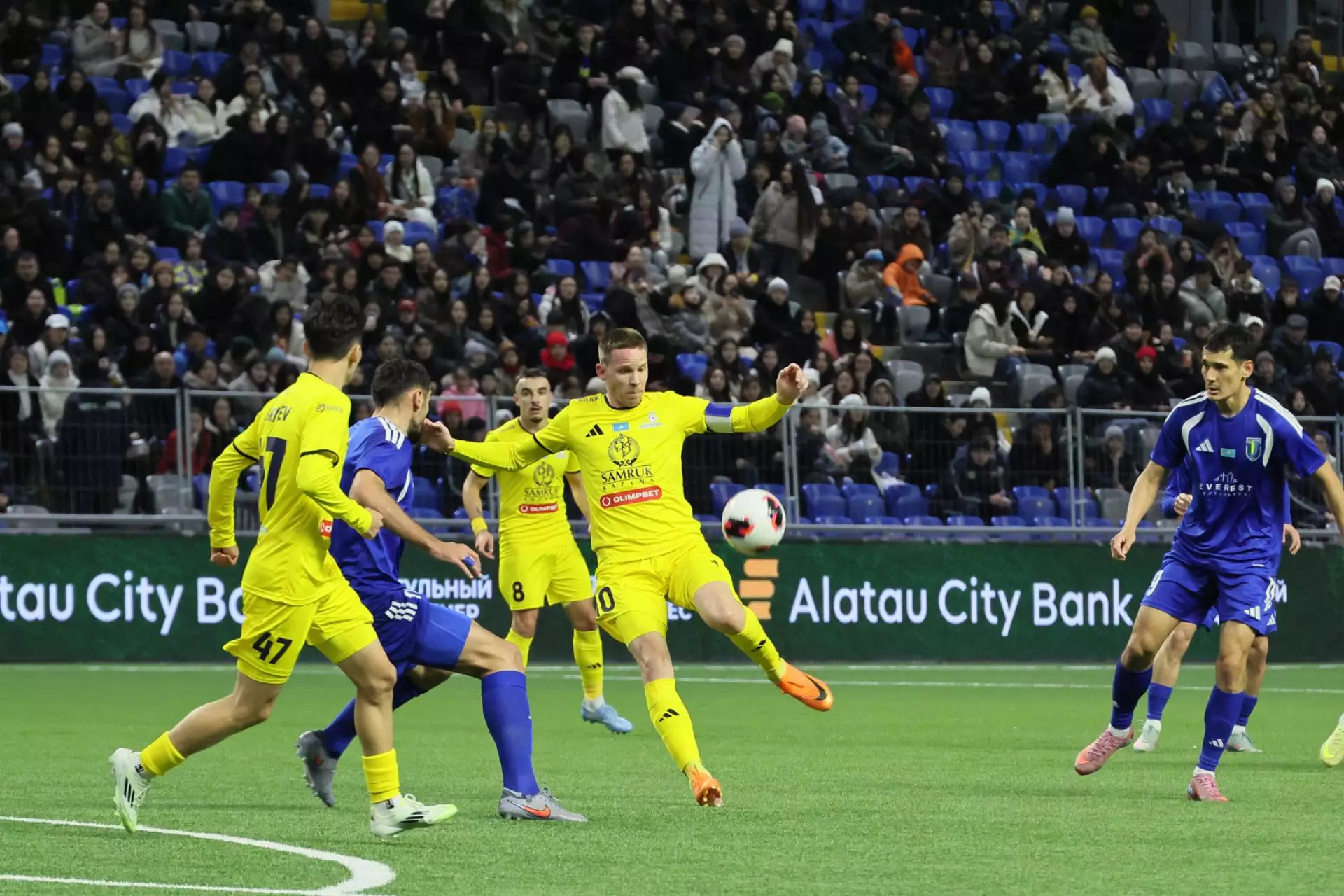 «Астана» уверенно начала сезон КПЛ разгромной победой