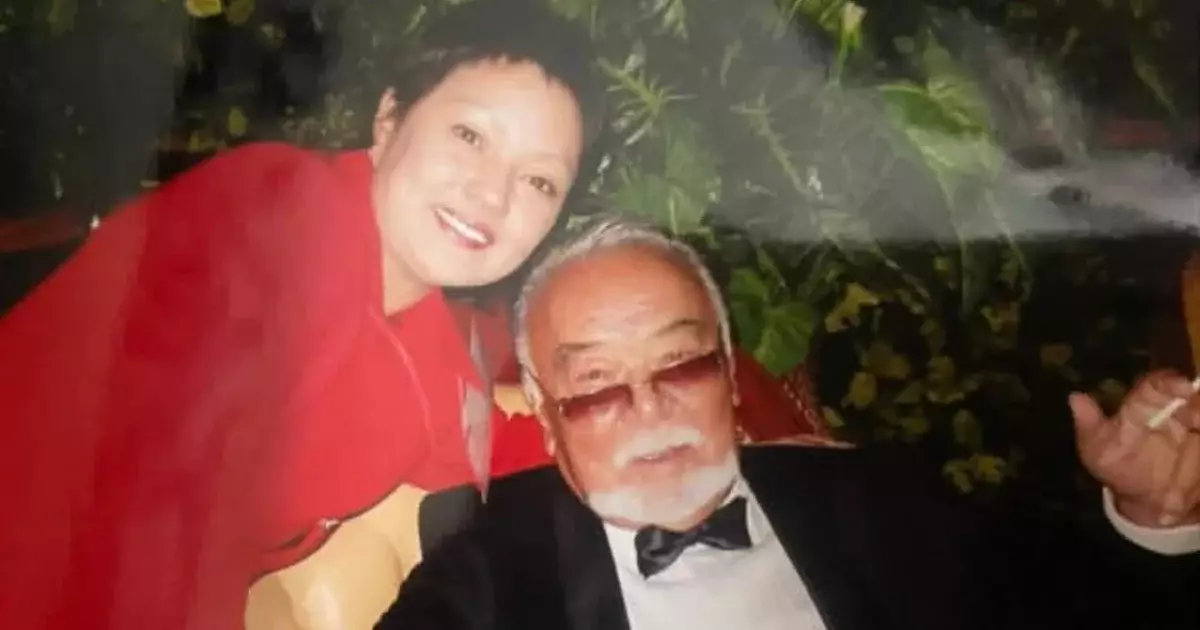 «Құшақтамағаныма, көрмегеніме 40 күн болды»: Асанәлі Әшімовтің немересі көпшілікті жылатты (ВИДЕО)