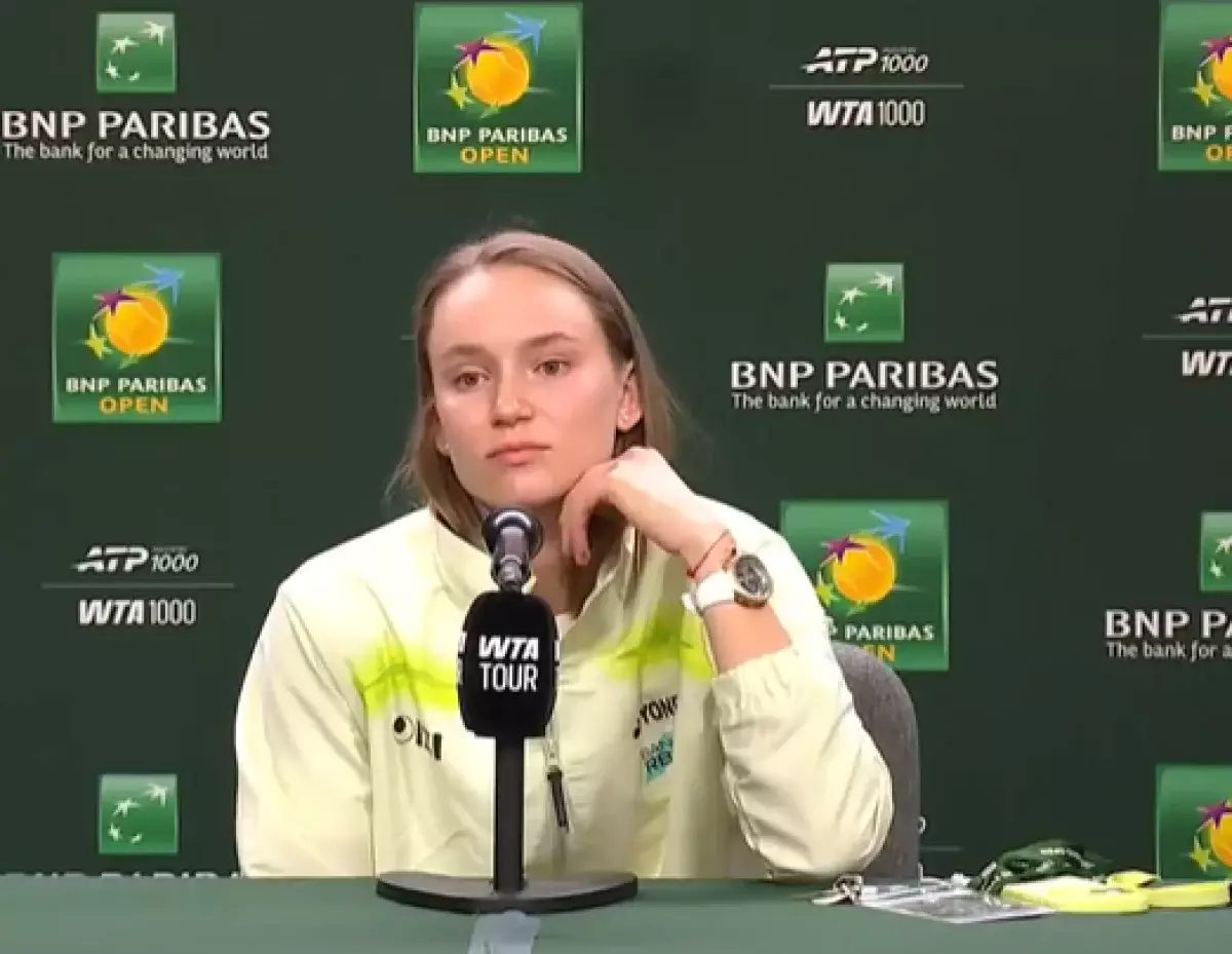 Рыбакина прокомментировала неловкий момент на церемонии награждения в США